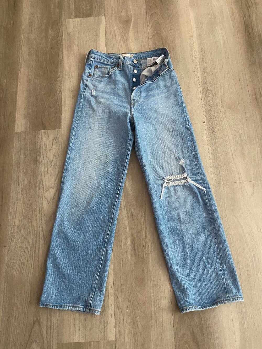 Levi’s Ribcage Straight Jeans 25 High Rise Distressed Light Wash Cropped